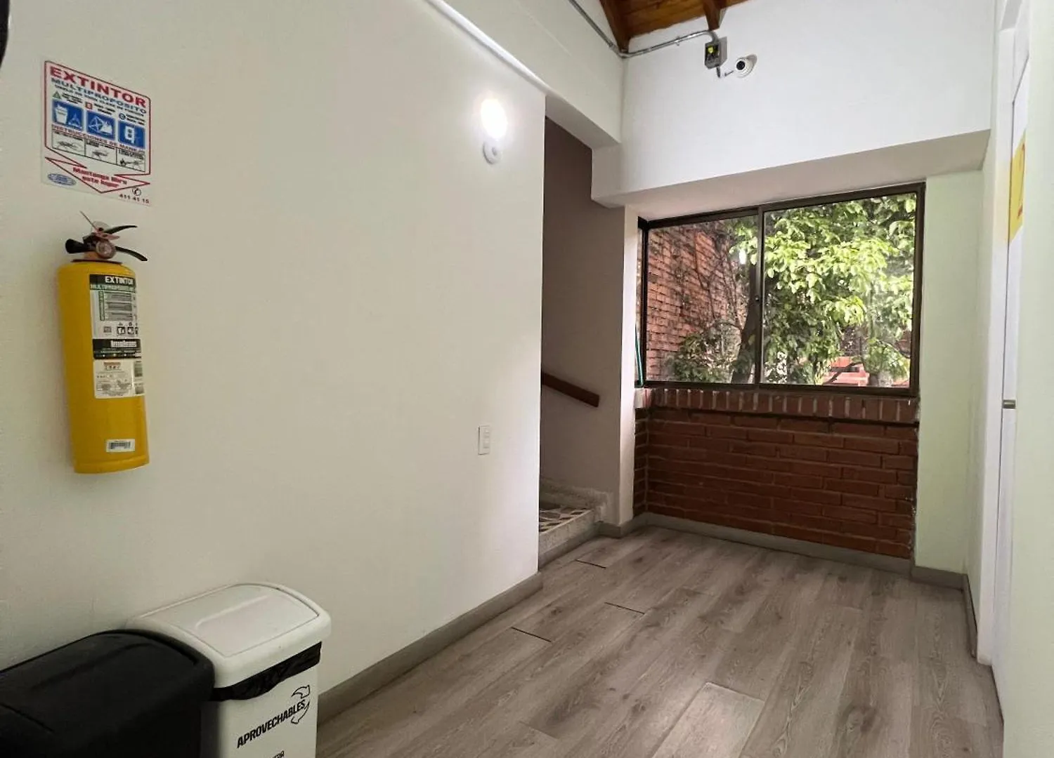 Apartment Aparta Estudio Cerca Al Parque Lleras M202 By Roots Rentals Medellin Colombia