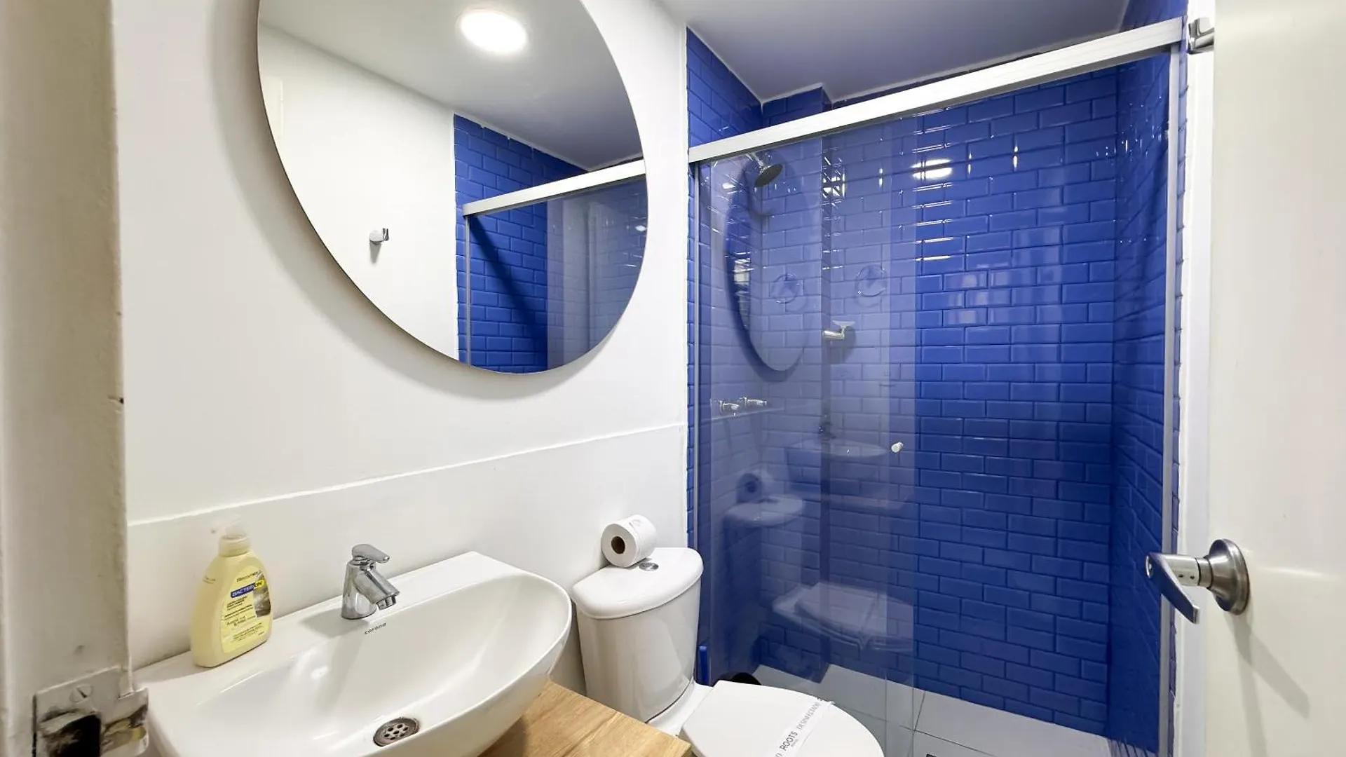 Apartment Aparta Estudio Cerca Al Parque Lleras M202 By Roots Rentals Medellin