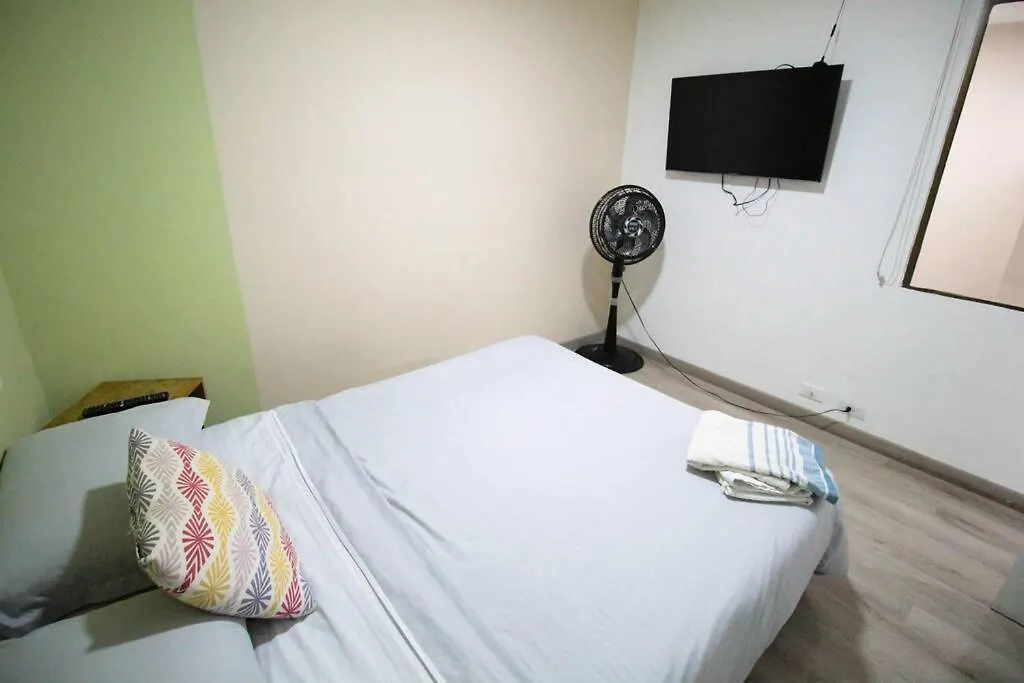 Aparta Estudio Cerca Al Parque Lleras M202 By Roots Rentals Medellín